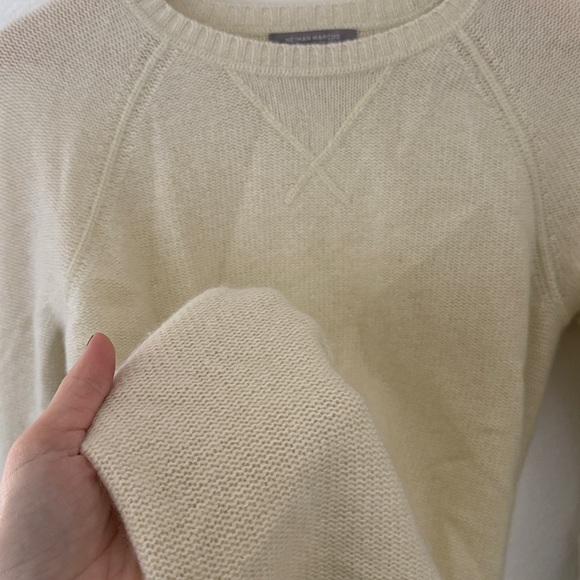 Neiman Marcus Cream Sweater - Picture 4 of 4